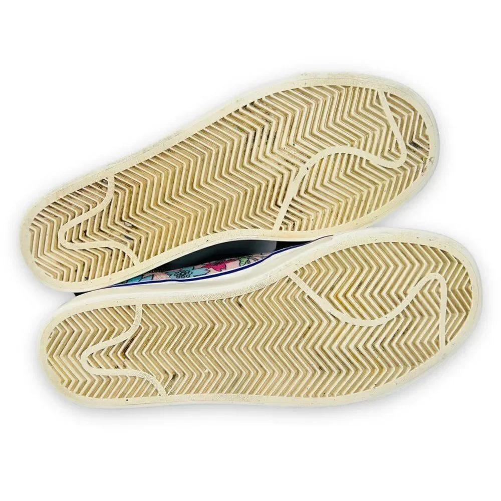 Nike Toki 